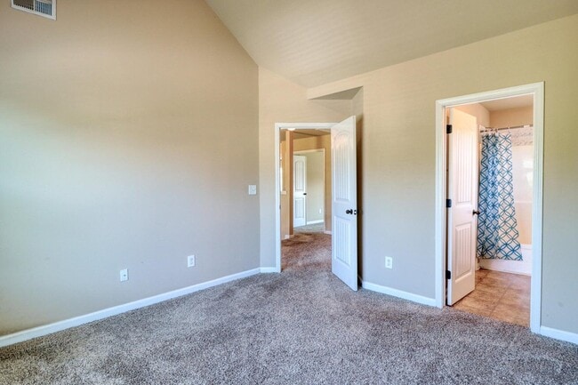 Building Photo - 726 Old Indian Camp Rd