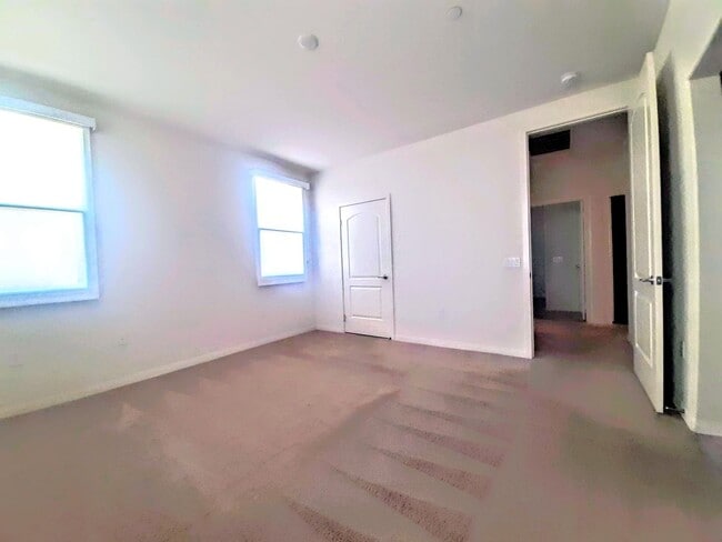 Building Photo - MERIDA LANE BREA 92823 (2 BED / 2 BATH)