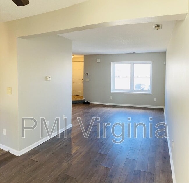 Building Photo - 1077 Commonwealth Pl