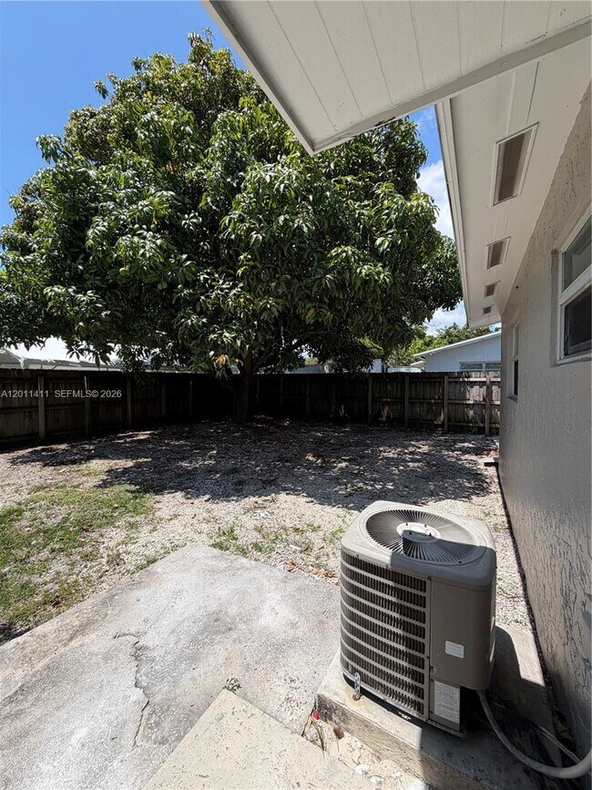 Building Photo - 9250 SW 168th St