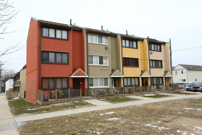 Building Photo - Locust Court