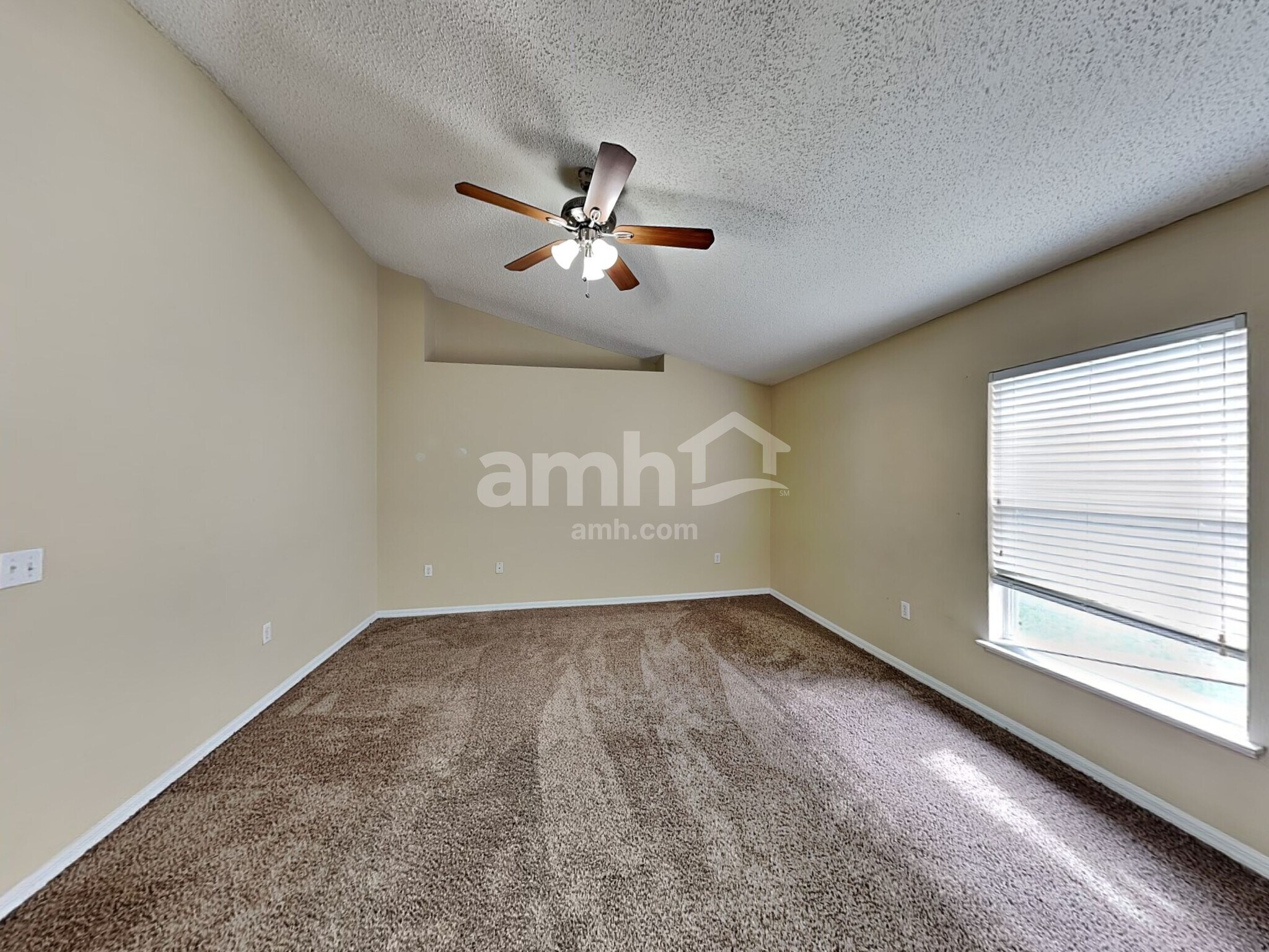 Building Photo - 1683 Sorento Cir