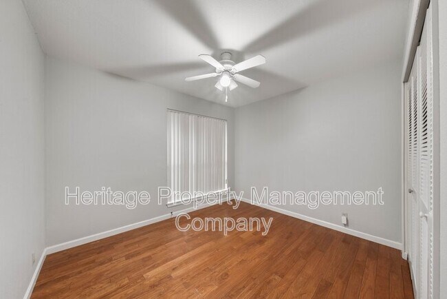 Building Photo - 13906 N Hills Village Dr