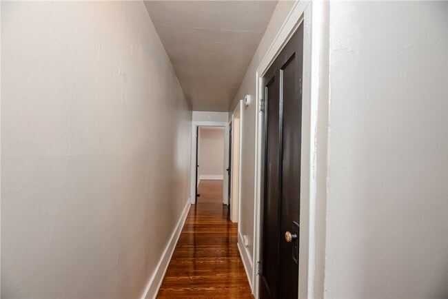 Building Photo - 57 Anthony St