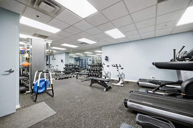 Building Photo - 1200 W Monroe St