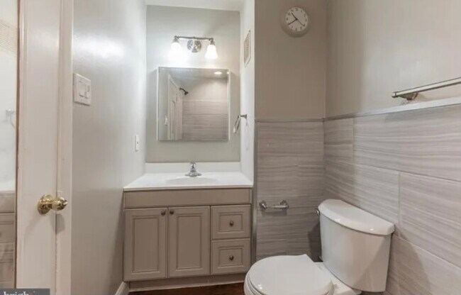 Building Photo - 501 Philmar Ct