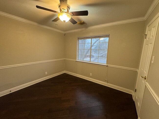 Building Photo - In Converse Texas 4 Bedroom 2 Bath Plus 2 ...