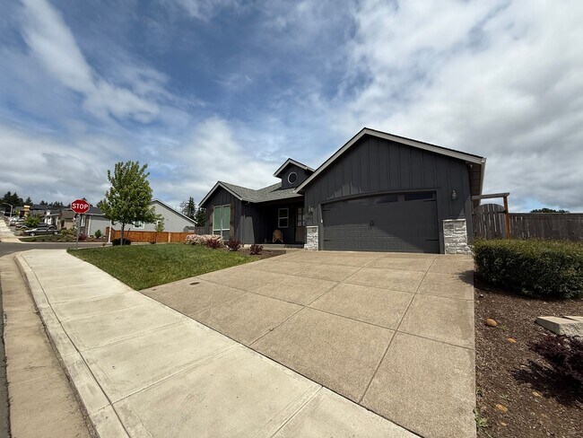 Building Photo - 3Bed/2 Bathroom Beautiful New Construction...
