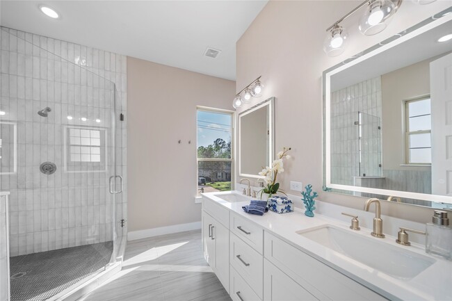 Building Photo - 305 Chobani Ln