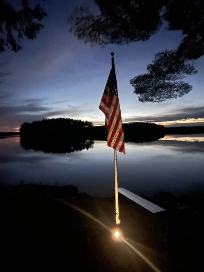 Building Photo - 2 Fox Ln