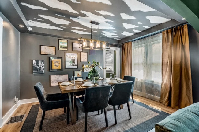 Building Photo - 2850 Hazel Ave