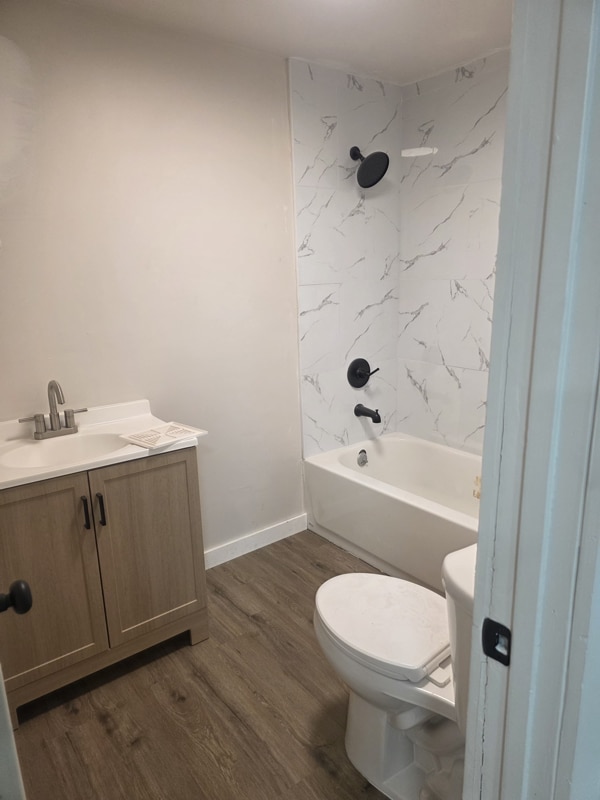 Building Photo - 1526 Northview Dr