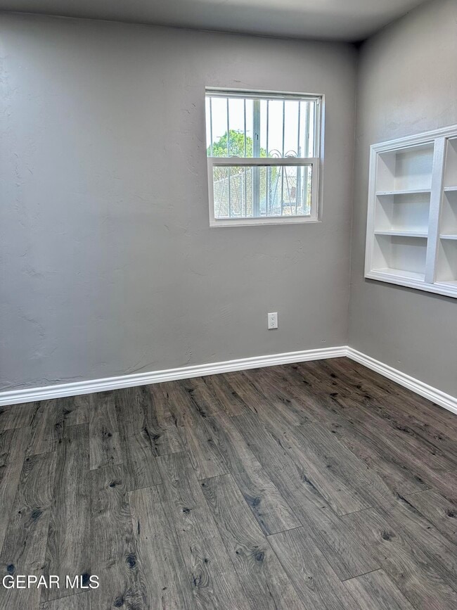 Building Photo - 4808 N Stevens St