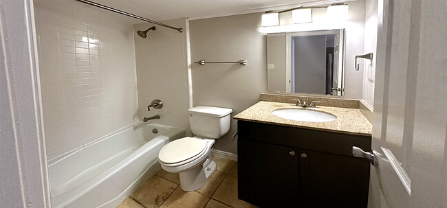 2nd floor bathroom - 8710 Park Ln