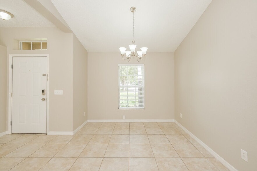 Building Photo - 5616 Brookdale Way