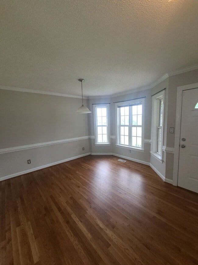 Building Photo - 110 Cambridge Dr