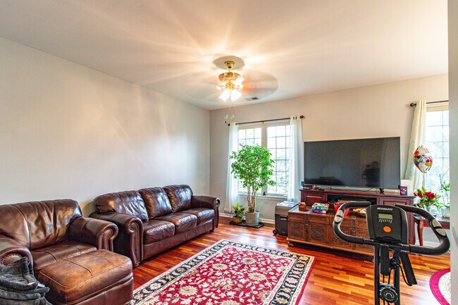 Building Photo - 6 Beaconsfield Ct