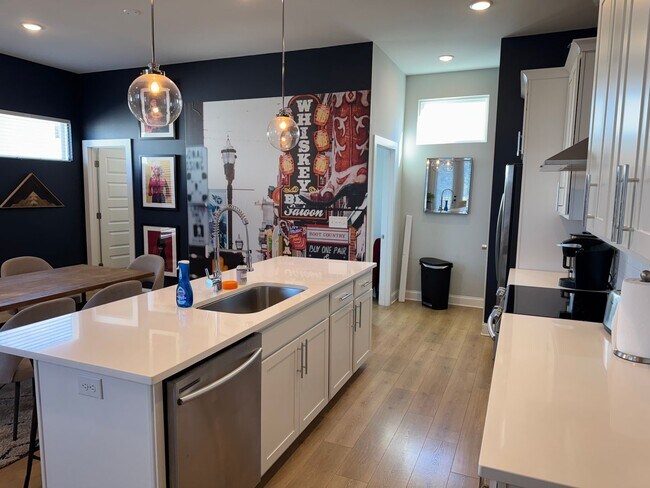 Building Photo - Great 3BR Home in the Heart of Nashville