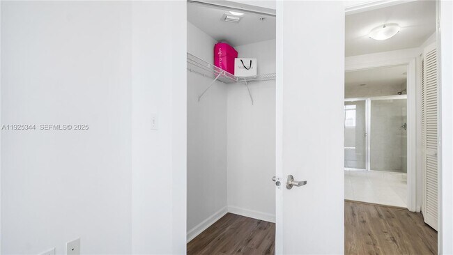 Building Photo - 18800 NE 29th Ave