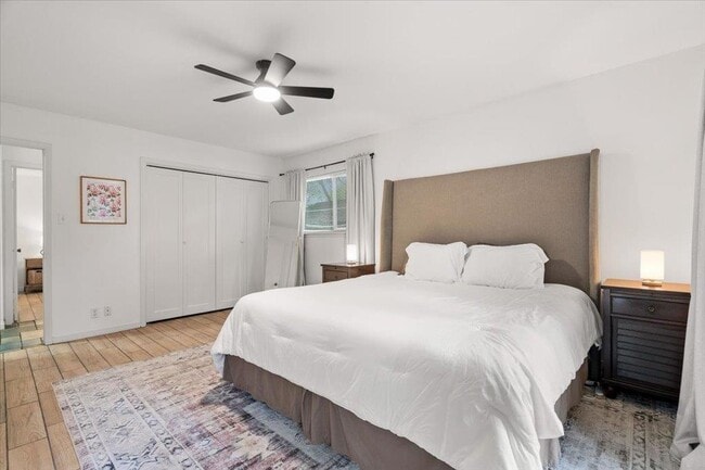 Building Photo - 9503 Castlewood Dr