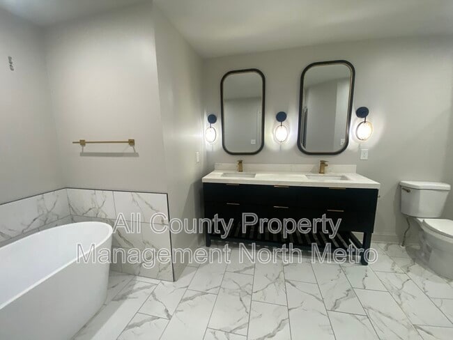 Building Photo - 3911 High Dove Way SW