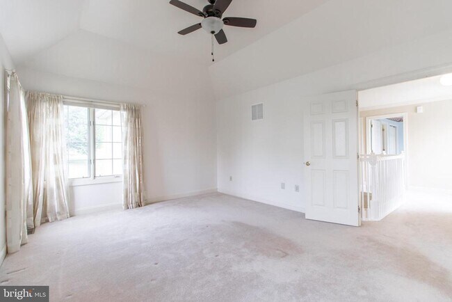 Building Photo - 17 Landon Way