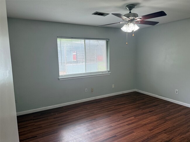 Building Photo - 141 Slade St