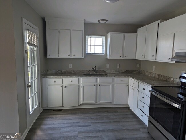 Building Photo - 1313 Joseph Ave