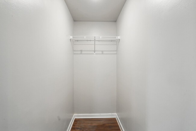 Building Photo - AVAILABLE-GREAT HOME IN THE HEART OF RALEI...