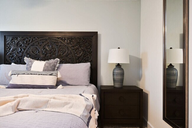 Building Photo - 2873 Bookmark Dr