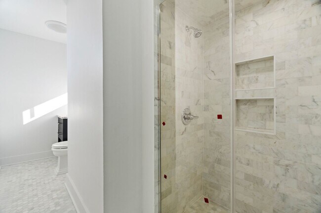 Building Photo - 54 Trumbull St