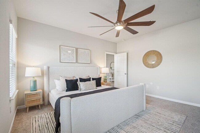 Building Photo - 1801 Fairhaven Gtwy