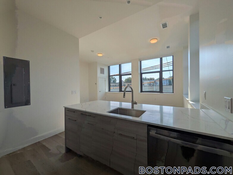 Building Photo - 1079 Commonwealth Ave