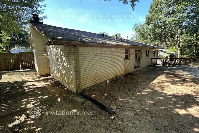 Building Photo - 3237 Tulip Dr