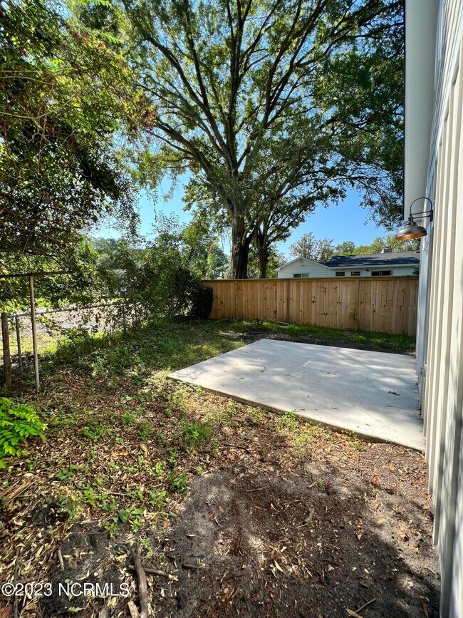 Building Photo - 4105 Peachtree Ave