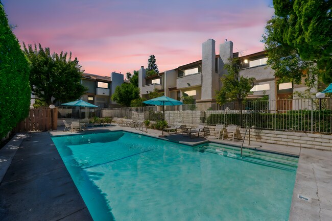 Building Photo - 12390 Chandler Blvd