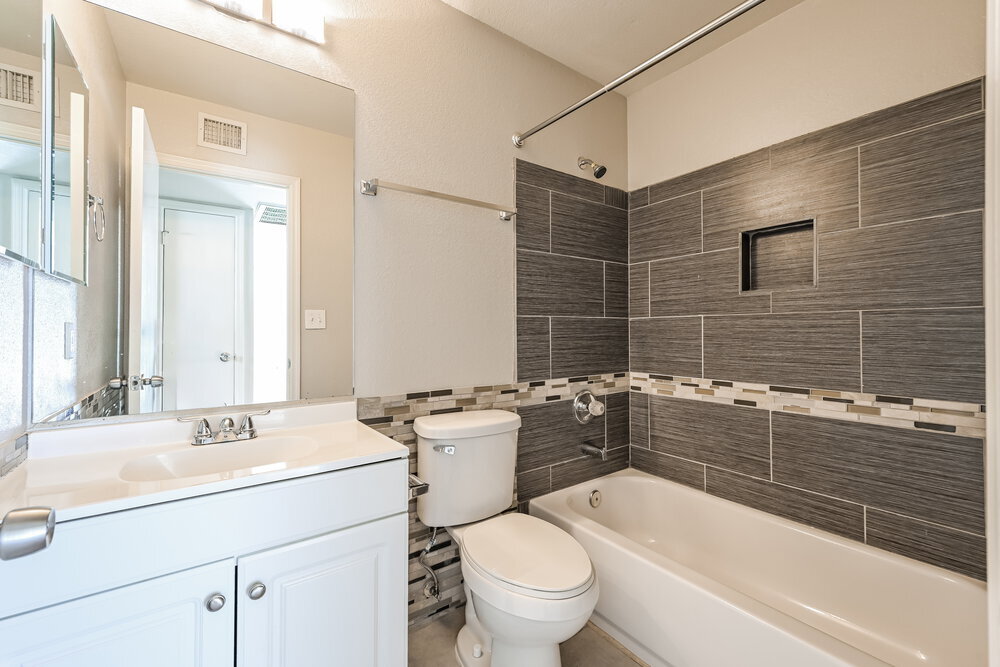 Building Photo - 4713 W Menadota Dr