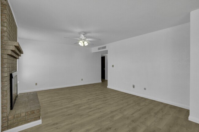 Building Photo - 3452 Tascosa St