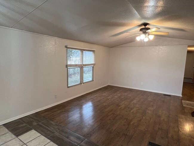 Building Photo - 3 Bed, 2 Bath, Detached Building on 10 Acres!