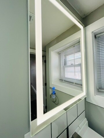 Bathroom - 5341 Carnegie St