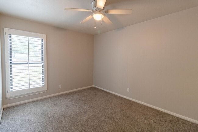 Building Photo - Charming 3 bed 2 bath Home in NW Austin!