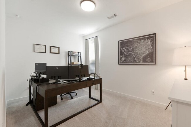 Building Photo - 524 Calmo Ct