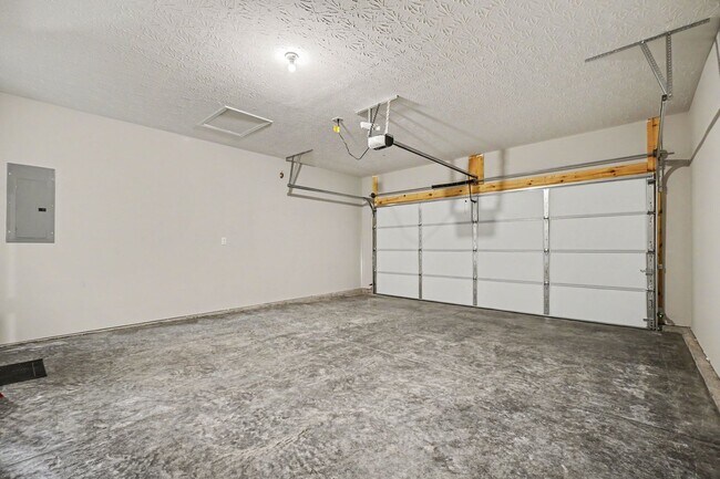 Building Photo - 145 Southwind Blvd