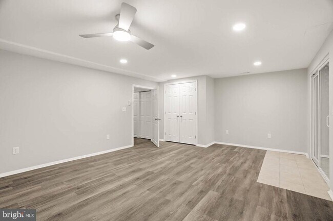 Building Photo - 1382 Almond Dr