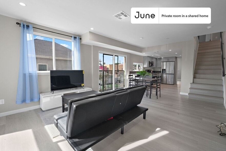 Building Photo - Room in Shared 5 bed/5 bath home in Boyle Heights