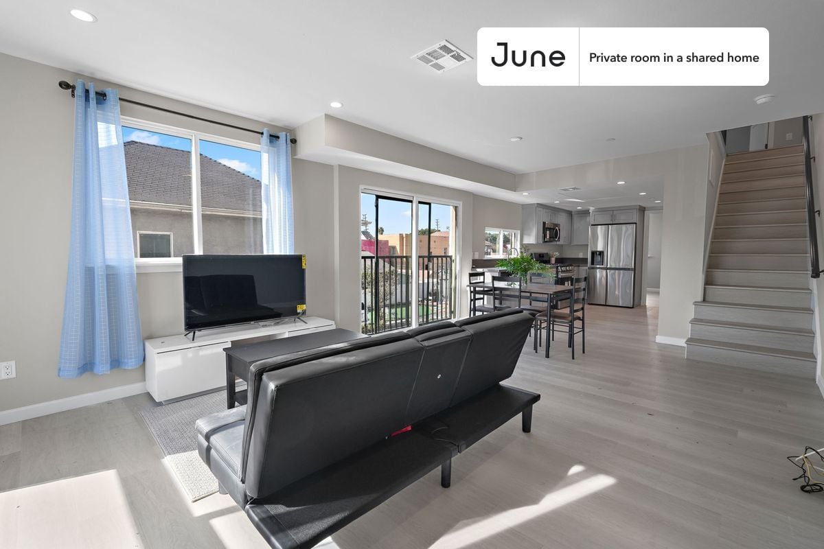 Building Photo - Room in Shared 5 bed/5 bath home in Boyle Heights