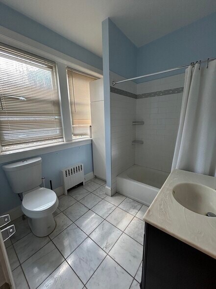 Building Photo - 184 Saint Paul St