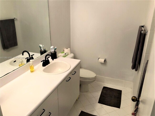 Building Photo - 2233 Ensenada Terrace