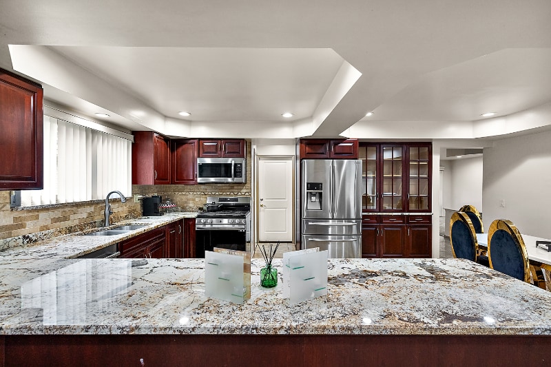 Building Photo - 35715 Maureen Dr