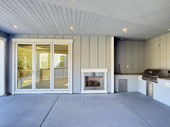 Building Photo - Stunning Hidden Gem with High-End Finishes in Novato